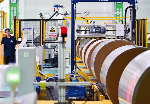 生產(chǎn)一線分秒必爭(zhēng) 經(jīng)濟(jì)發(fā)展動(dòng)力強(qiáng)勁